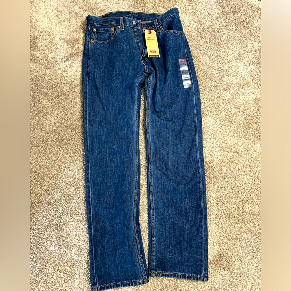 BRAND NEW LEVI JEANS! TAG STILL ON, NEVER WORN!